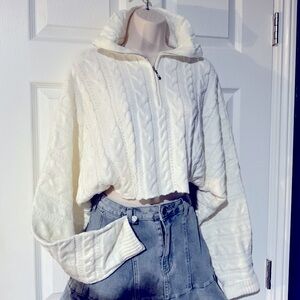 Adorable cropped white quarter zip cable retro style sweater ultra 🆒 XS